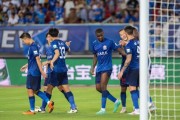 华体会app-【中超】路易斯头球汪海健直红 申花客场1比0胜海牛